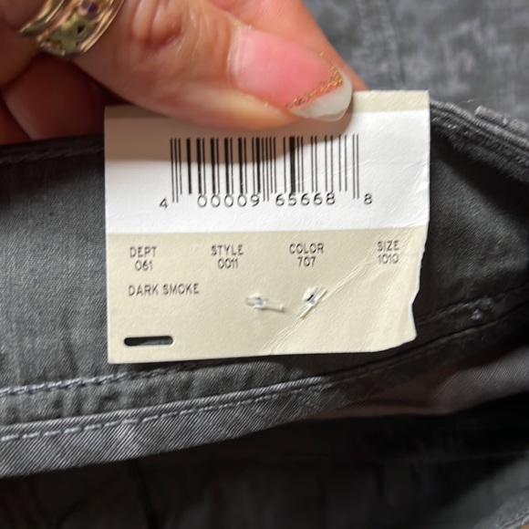 Eddie Bauer Women's Dark Smoke Mid Waisted Slightly Curvy Gray Shorts - Picture 10 of 16